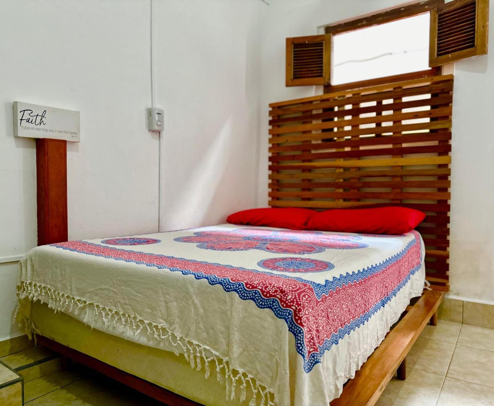 Casa Yoly Hostel גרנאדה מראה חיצוני תמונה