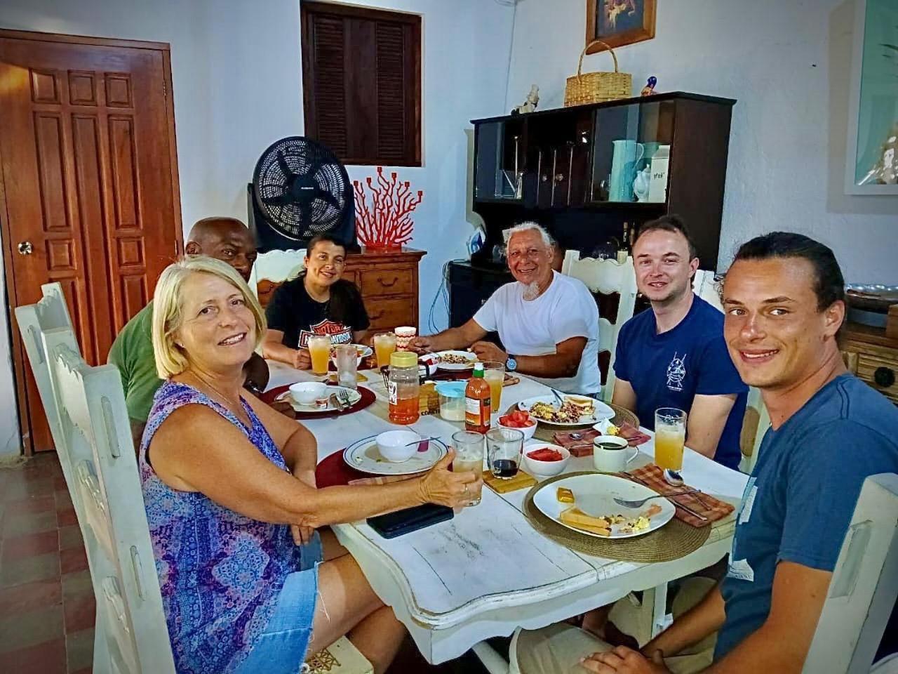 Casa Yoly Hostel גרנאדה מראה חיצוני תמונה